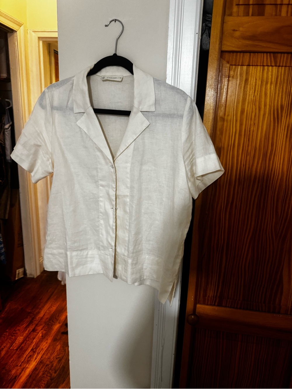 Everlane Cream Short-Sleeve 100% Linen Button Down Shirt